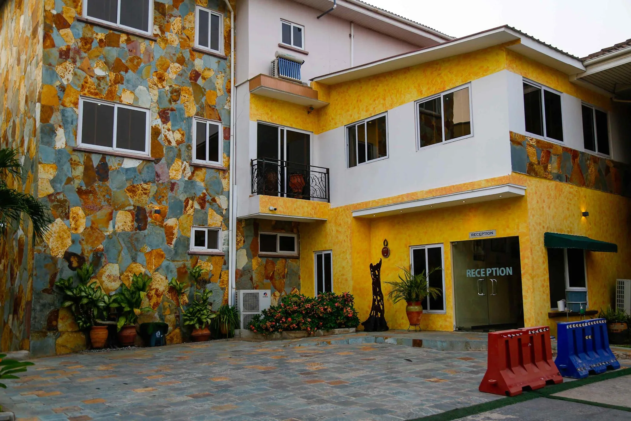 Midindi Hotel & Conference Center