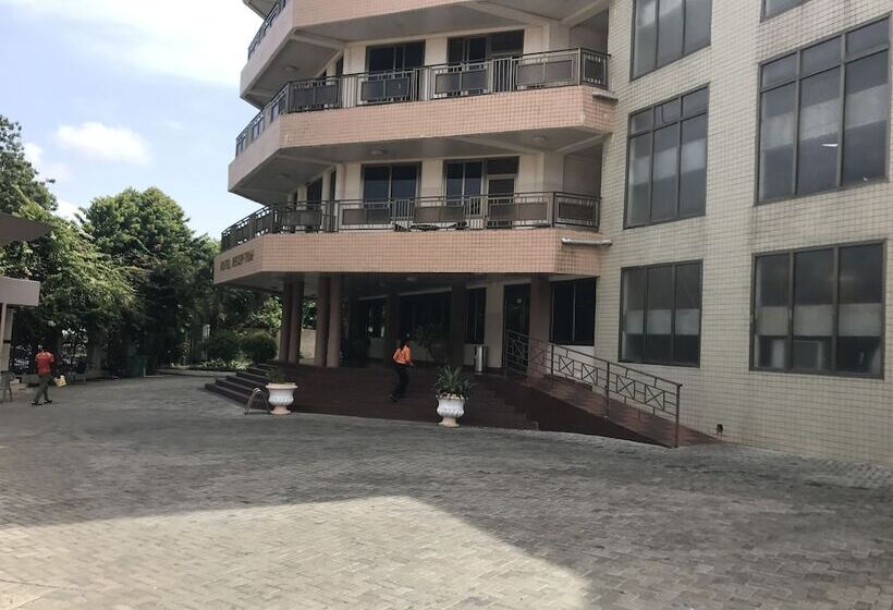 Akroma Plaza Hotel