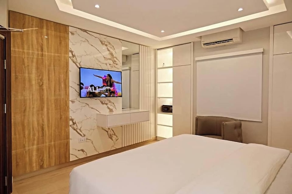 Gold Ice Hotel