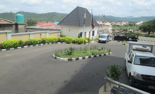 Idrinana Hotels