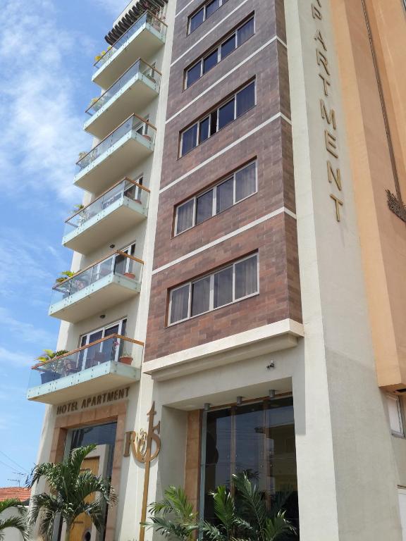 Roots Apartment Hotel Accra