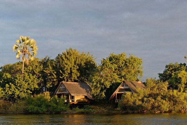 Sindabezi Island Camp