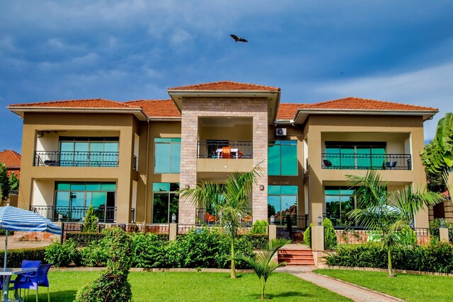 Lake Point Villa