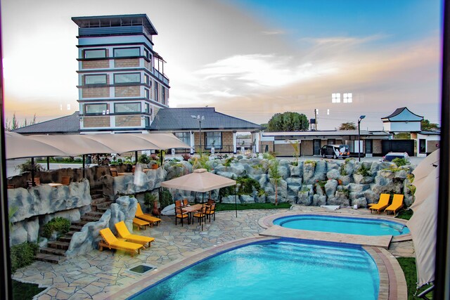 Avian Court Hotel