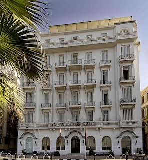 Paradise Inn Windsor Palace Hotel